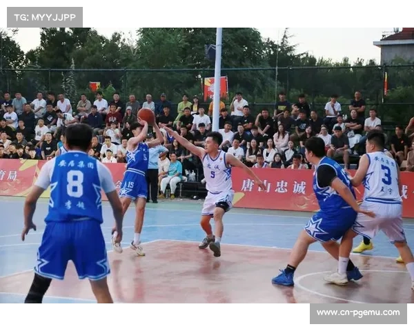 邵东市中小学生篮球比赛高职中组决赛，场下观众呐喊声不绝于耳